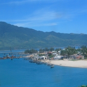 베트남의 중부" HUE"가기전의 어촌모습입니다.